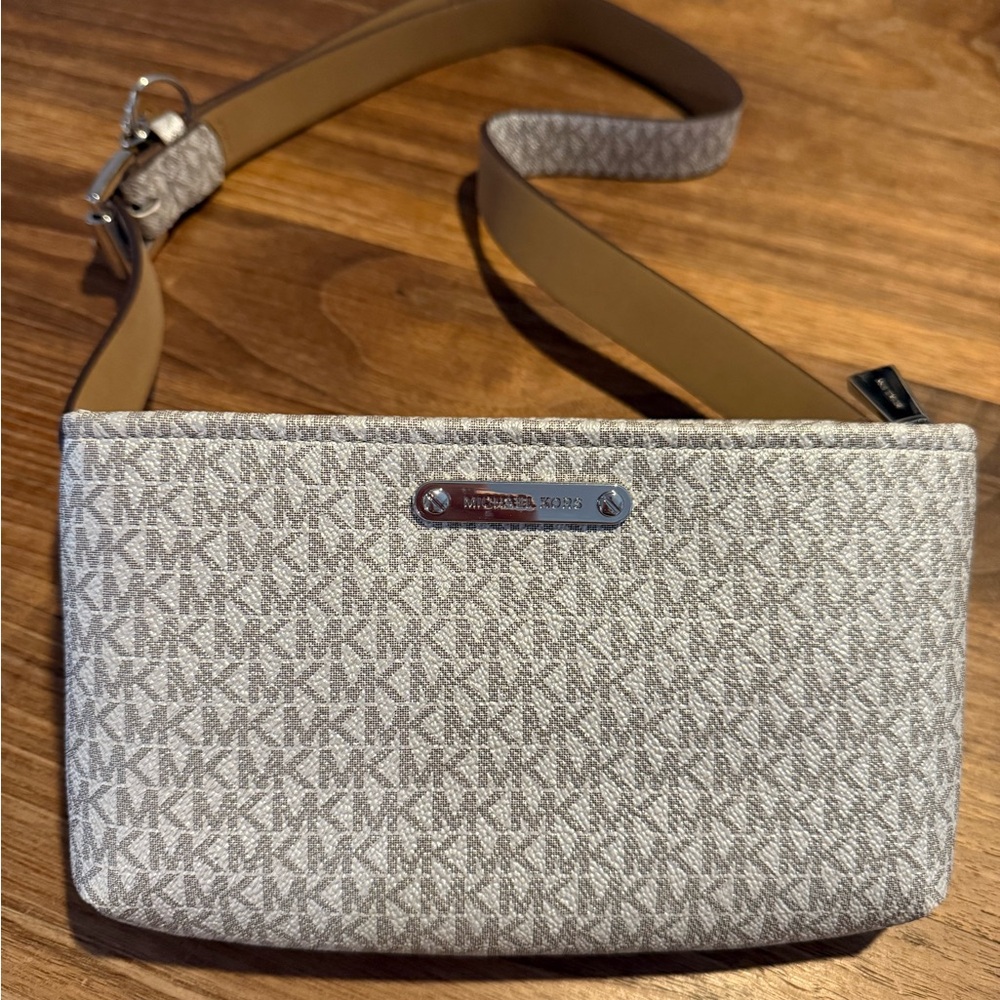 Michael Michael Kors Signature Crossbody Bag